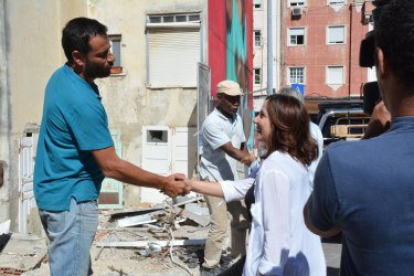 Contacto com a população de Algés