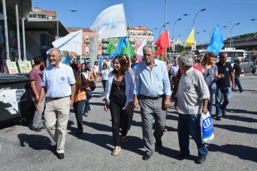 Contacto com a população de Algés