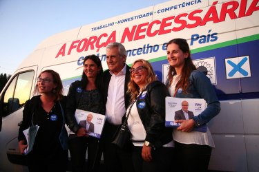 Contacto com a população de Fânzeres