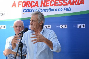 Contacto com a população em Moura