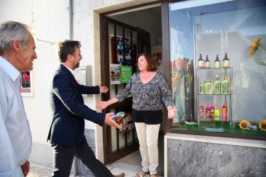 Contacto com a população em Sines