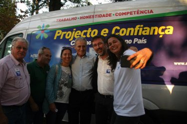 Contacto com a população em Sines