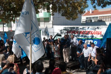 Contacto com a população na Cruz de Pau, Amora