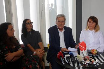 «A democracia precisa de vós homens e mulheres da Cultura»