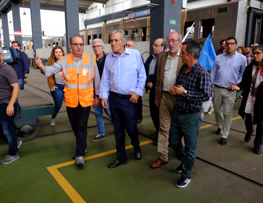 Visita às instalações e contacto com os trabalhadores da EMEF