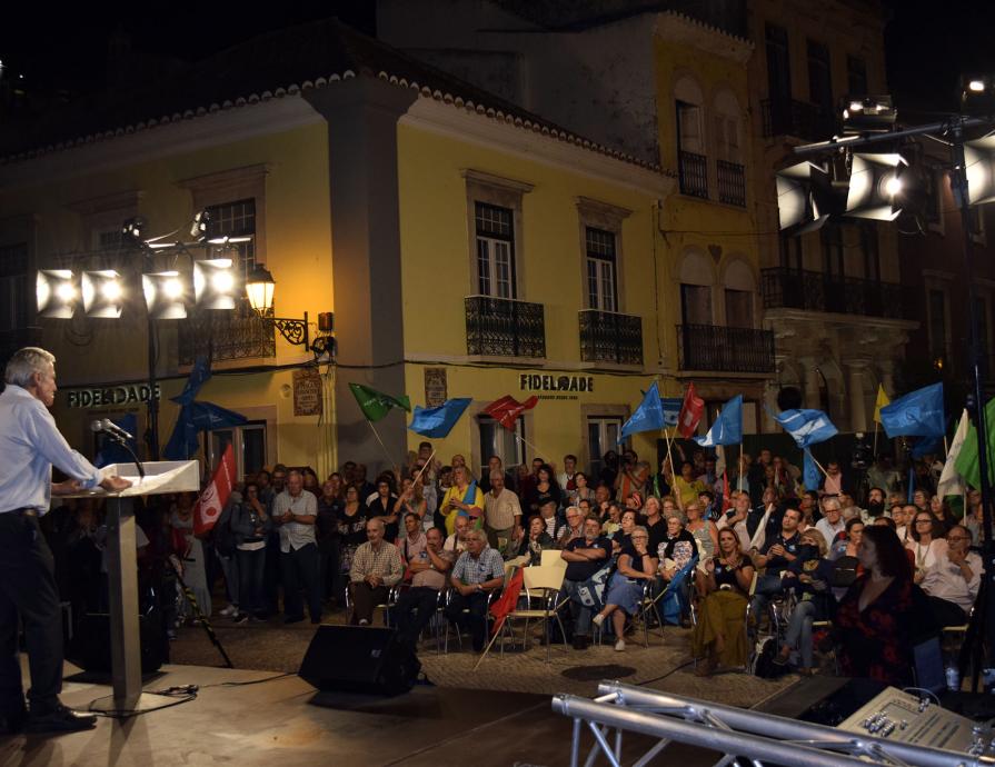 Comício em Faro