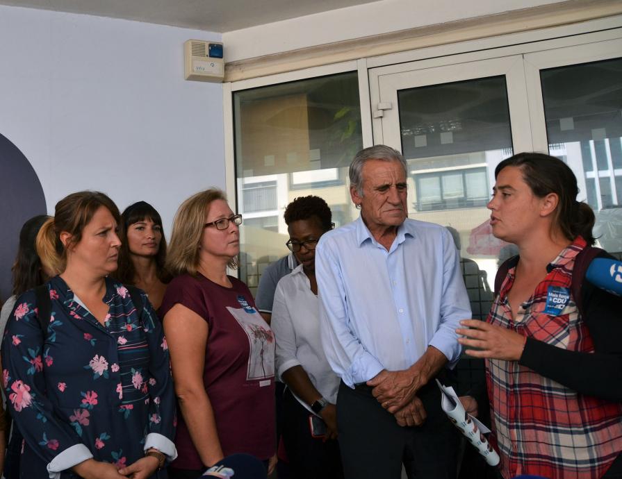 Contacto com trabalhadores do Call Center Randstat em Lisboa