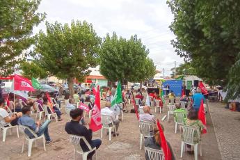 Concentração «Por mais e melhores serviços públicos na saúde e na educação», Quinta do Conde, Sesimbra