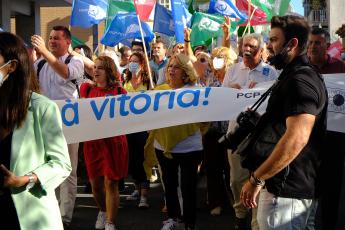 Comício e desfile em Almada