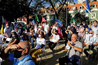 Comício e desfile em Almada