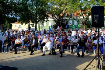 Comício e desfile em Almada