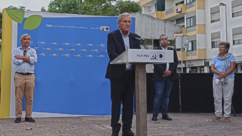 Concentração «Por mais e melhores serviços públicos na saúde e na educação», Quinta do Conde, Sesimbra