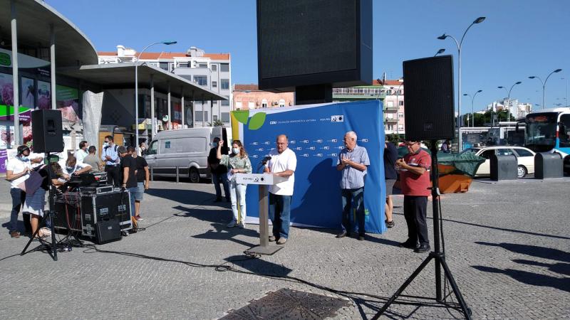 Encontro com a população em Oeiras