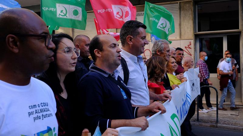 Comício e desfile em Almada
