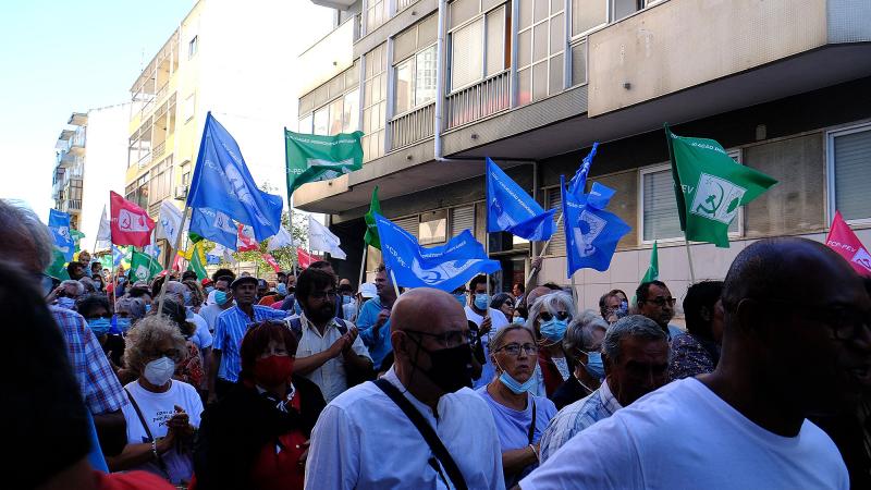 Comício e desfile em Almada