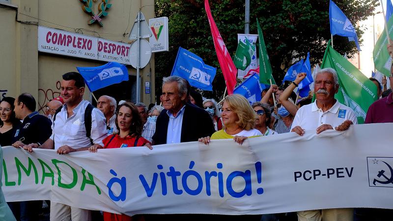 Comício e desfile em Almada