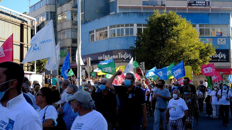 Comício e desfile em Almada