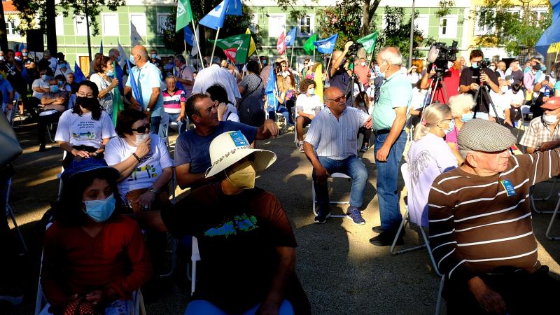 Comício e desfile em Almada
