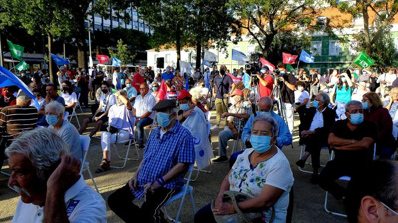 Comício e desfile em Almada