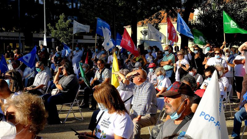 Comício e desfile em Almada