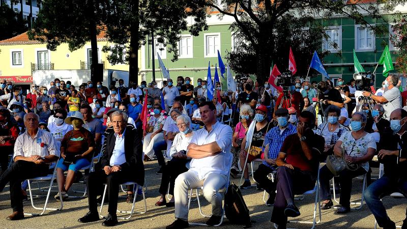 Comício e desfile em Almada