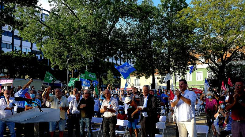 Comício e desfile em Almada