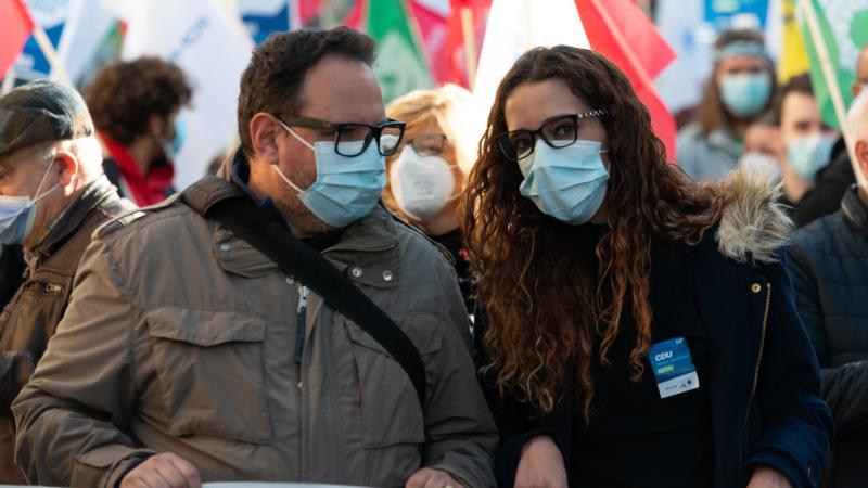 Desfile e comício em Almada