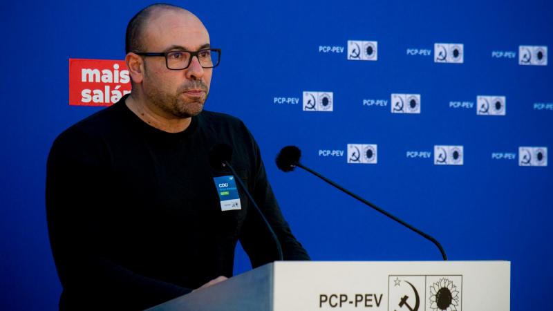 Desfile e comício em Almada