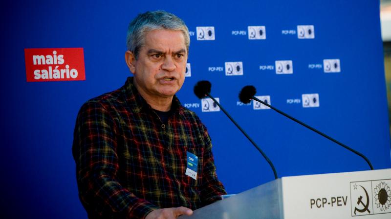 Desfile e comício em Almada