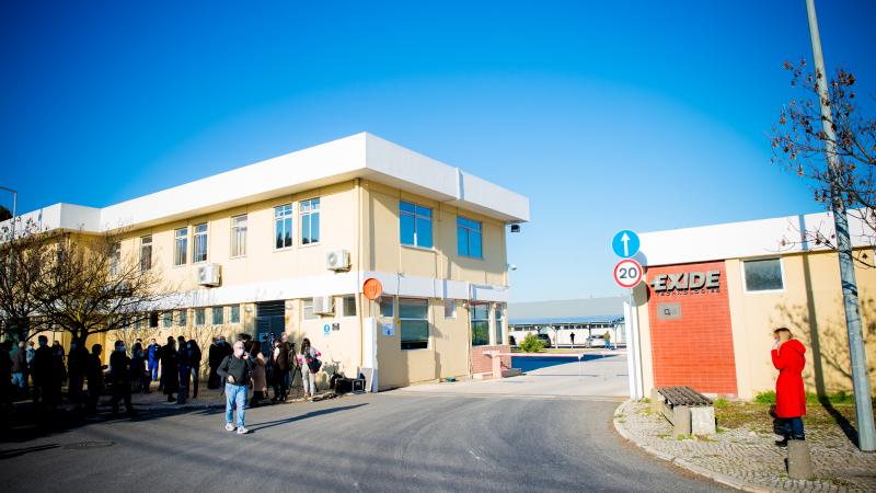 Contacto com os trabalhadores da Exide Technologies