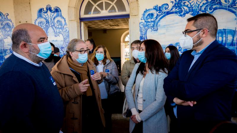 Viagem de comboio na linha do Oeste