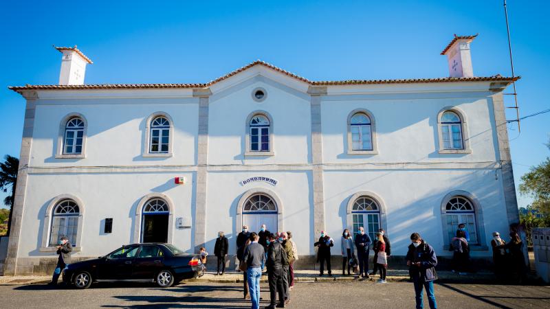 Viagem de comboio na linha do Oeste