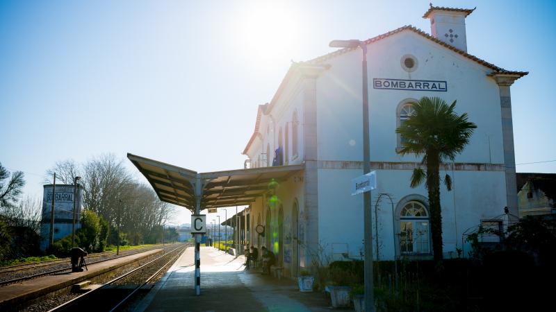 Viagem de comboio na linha do Oeste