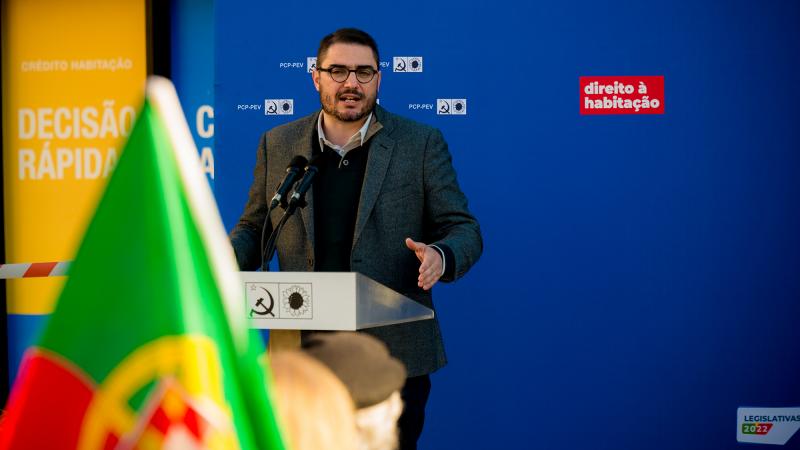 Tribuna Pública «Direito à habitação» em Lagos