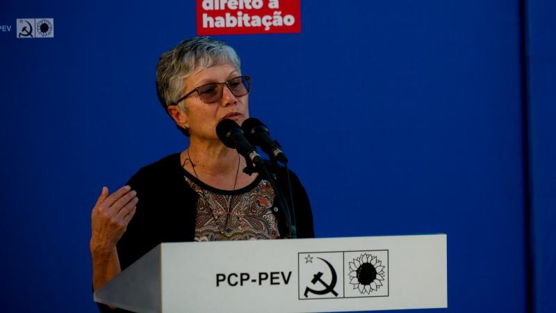 Tribuna Pública «Direito à habitação» em Lagos