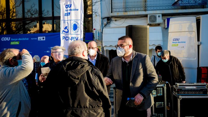 Tribuna Pública «Direito à habitação» em Lagos