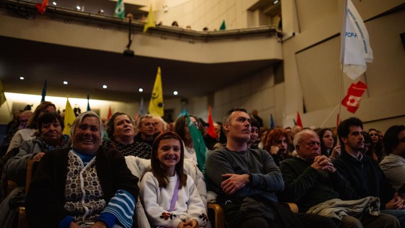 Comício CDU enche Teatro Rivoli no Porto