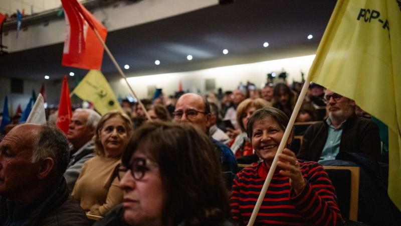 Comício CDU enche Teatro Rivoli no Porto