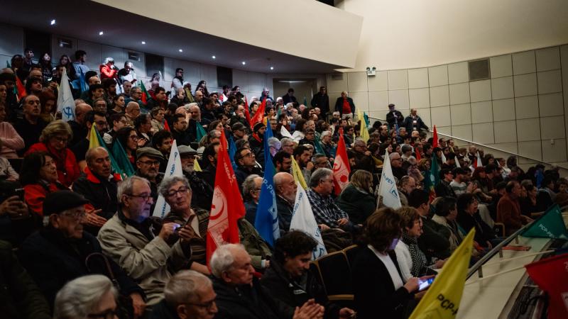 Comício CDU enche Teatro Rivoli no Porto