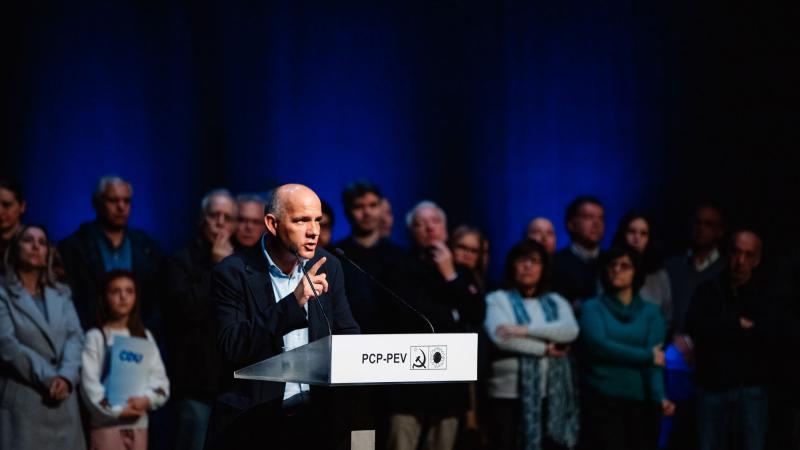 Comício CDU enche Teatro Rivoli no Porto