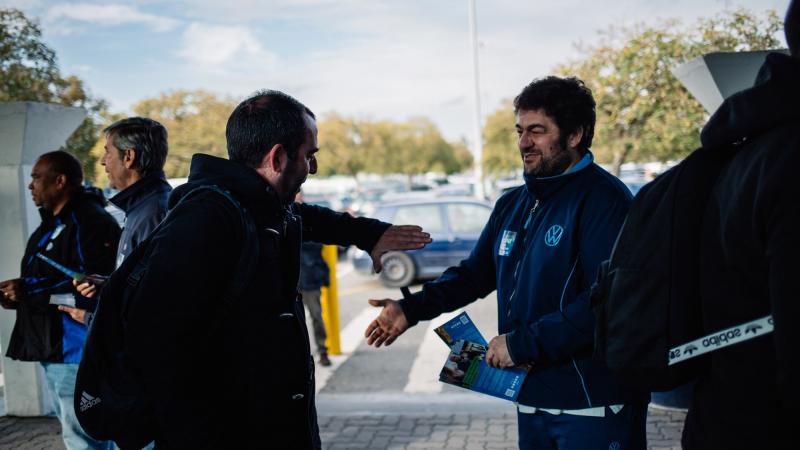 Contacto com trabalhadores da Autoeuropa