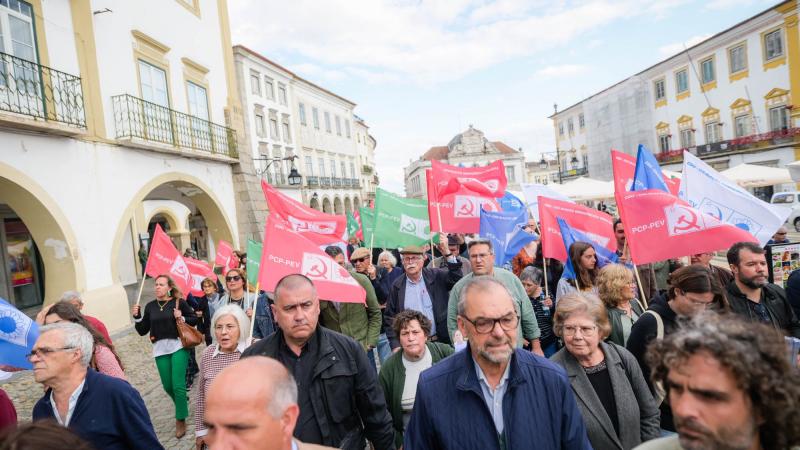 Desfile e Comício em Évora
