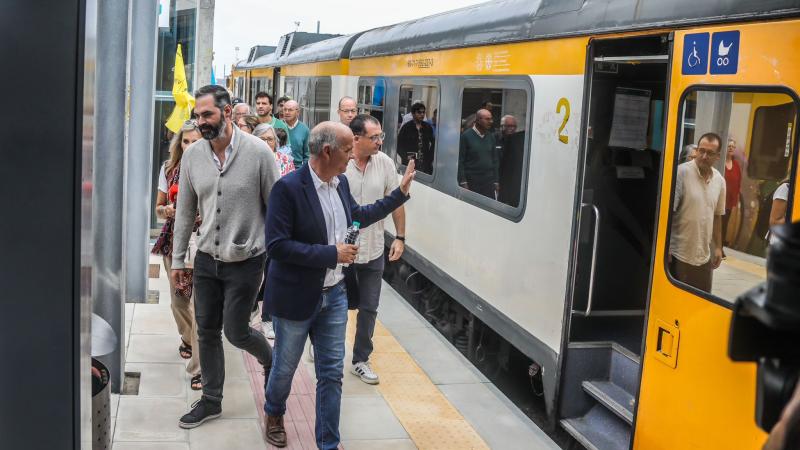 Viagem de Comboio na Linha do Oeste