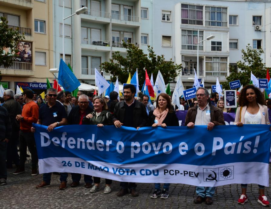 Desfile e comíco em Almada