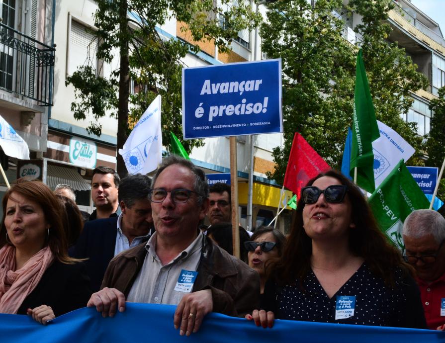 Desfile e comíco em Almada