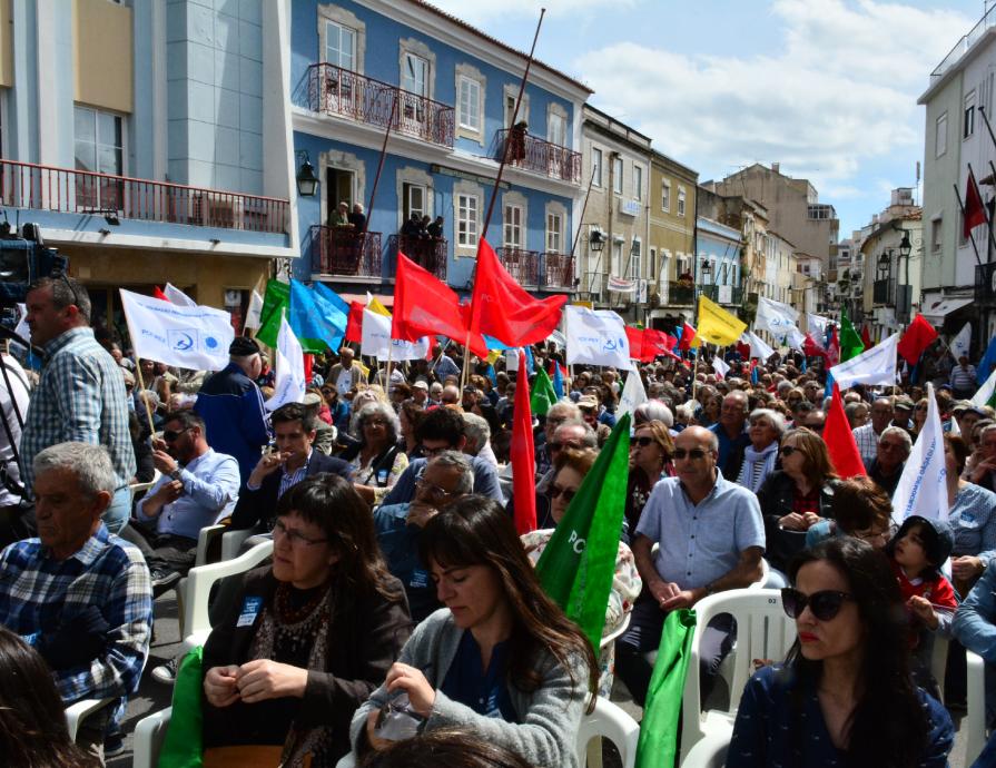 Desfile e comíco em Almada