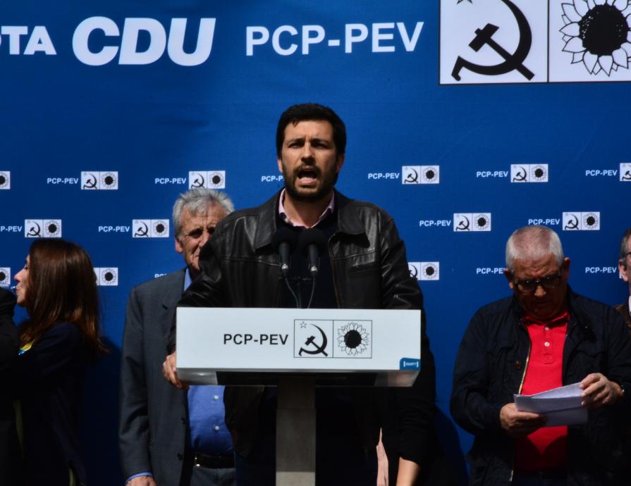 Desfile e comíco em Almada