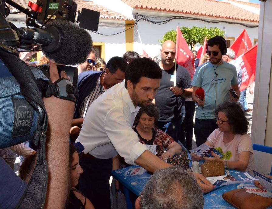 Almoço e contacto com a população de Bencatel