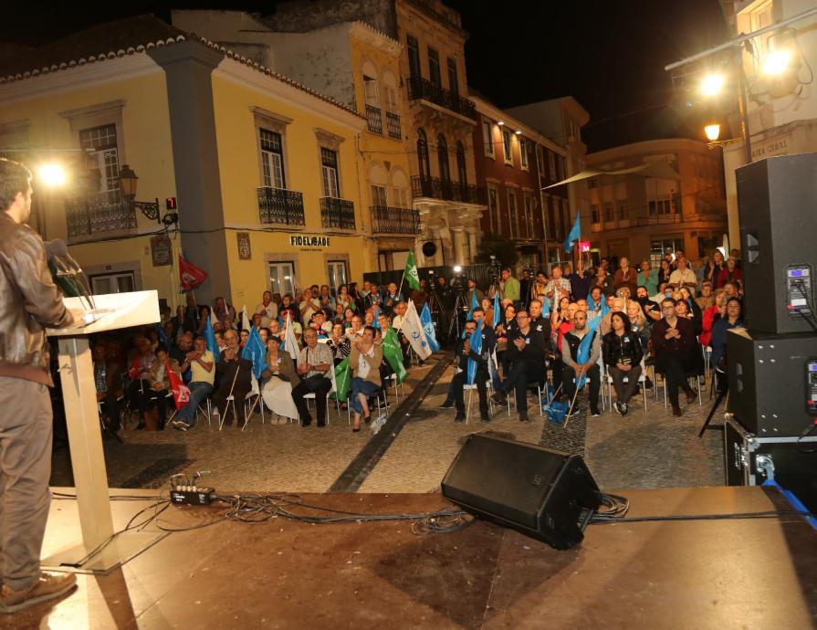 Comício em Faro